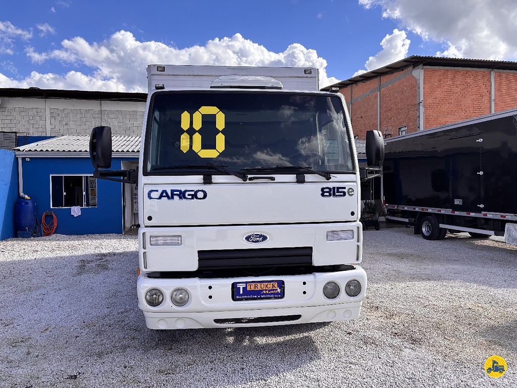 Caminhão FORD CARGO 815 Baú Furgão ANO 2010 de Truck Mais Caminhões no Paraná