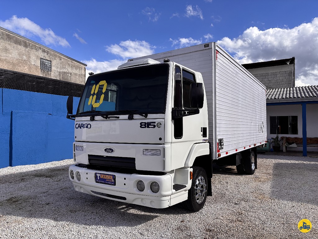 Caminhão FORD CARGO 815 Baú Furgão ANO 2010 de Truck Mais Caminhões no Paraná