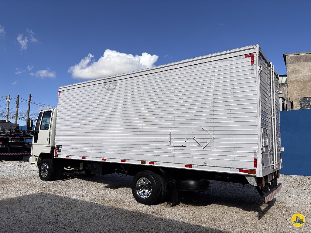Caminhão FORD CARGO 815 Baú Furgão ANO 2010 de Truck Mais Caminhões no Paraná
