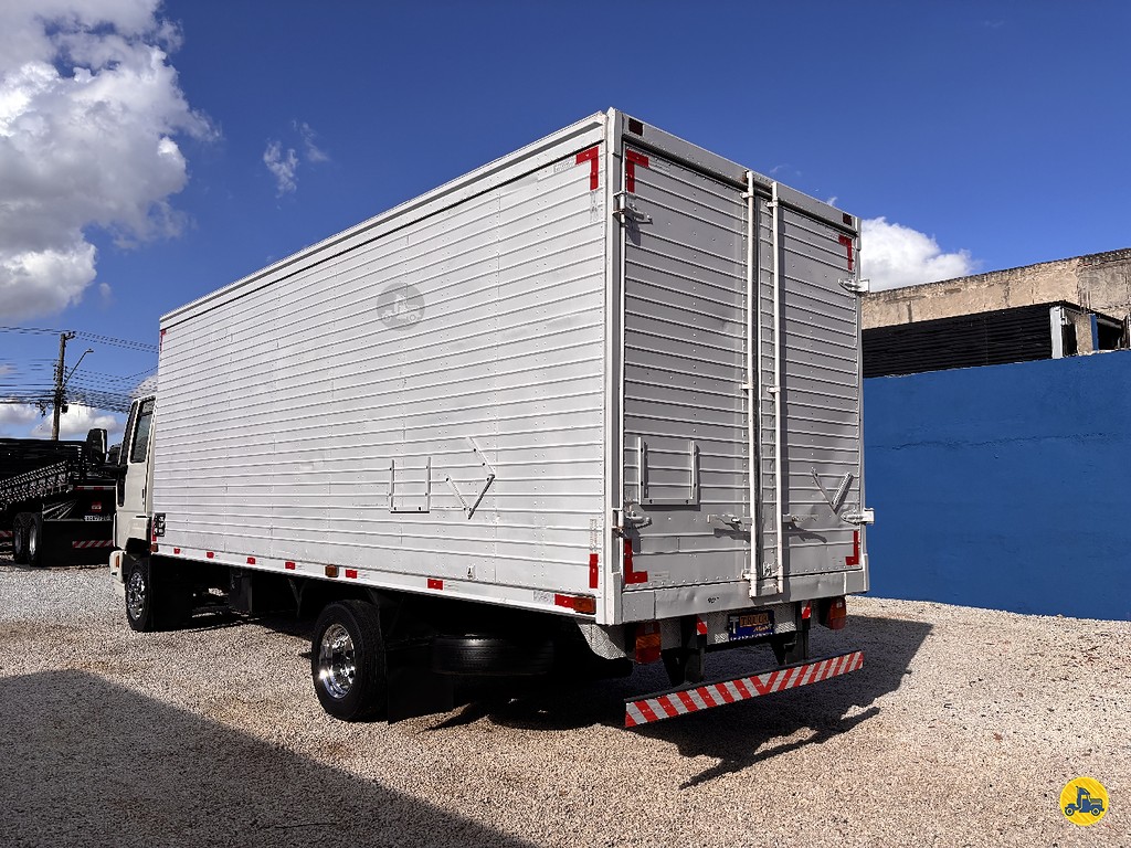Caminhão FORD CARGO 815 Baú Furgão ANO 2010 de Truck Mais Caminhões no Paraná