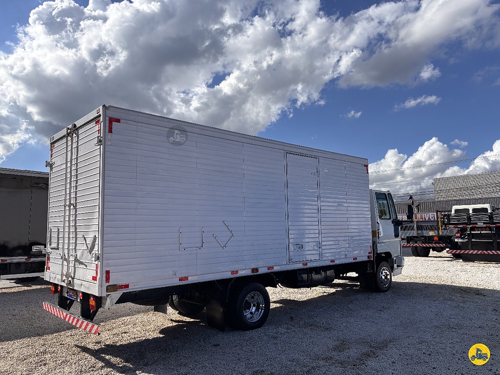 Caminhão FORD CARGO 815 Baú Furgão ANO 2010 de Truck Mais Caminhões no Paraná