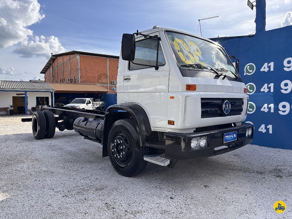 Caminhão VOLKSWAGEN VW 13150 Chassis ANO 2002 de Truck Mais Caminhões no Paraná