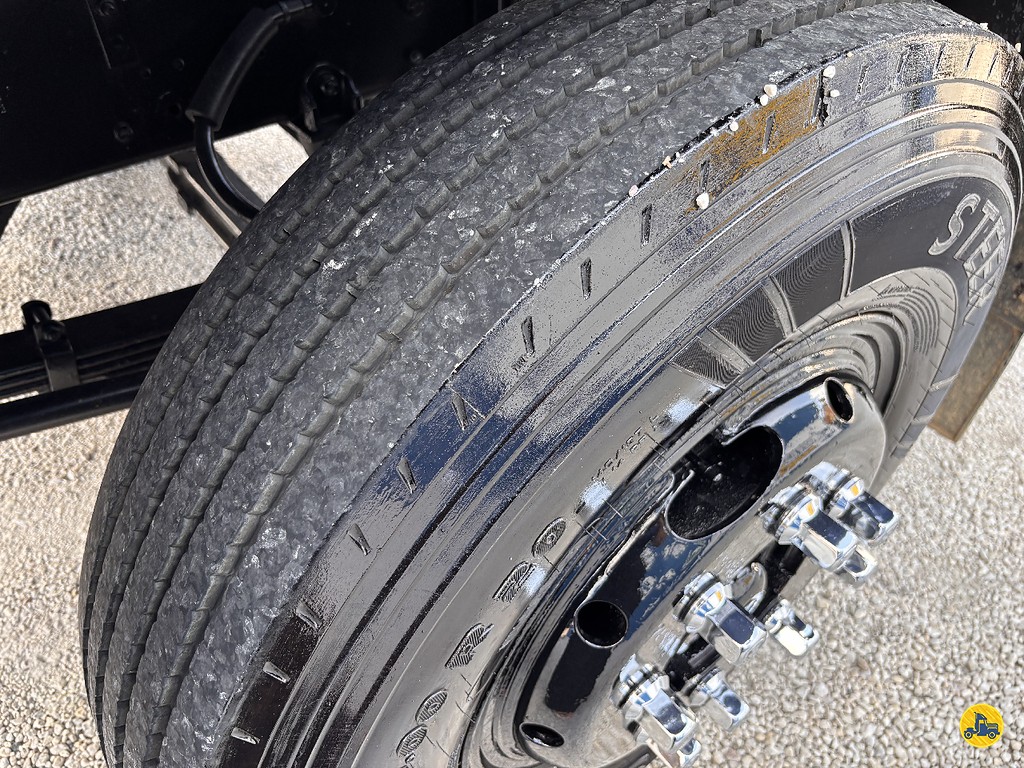 Caminhão VOLKSWAGEN VW 13150 Chassis ANO 2002 de Truck Mais Caminhões no Paraná