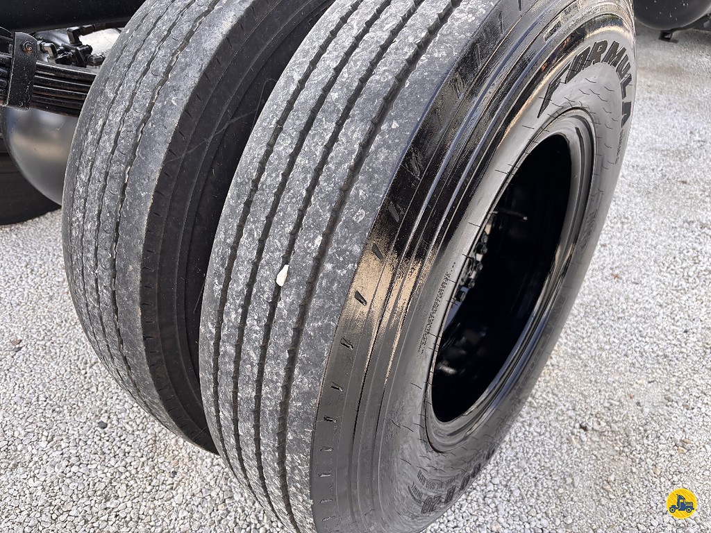 Caminhão VOLKSWAGEN VW 13150 Chassis ANO 2002 de Truck Mais Caminhões no Paraná