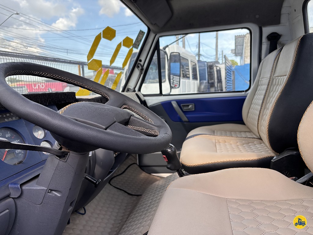 Caminhão VOLKSWAGEN VW 13150 Chassis ANO 2002 de Truck Mais Caminhões no Paraná