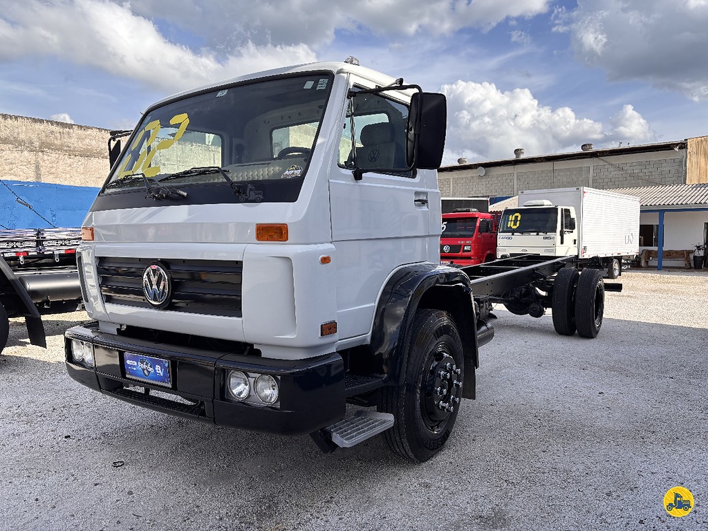 Caminhão VOLKSWAGEN VW 13150 Chassis ANO 2002 de Truck Mais Caminhões no Paraná