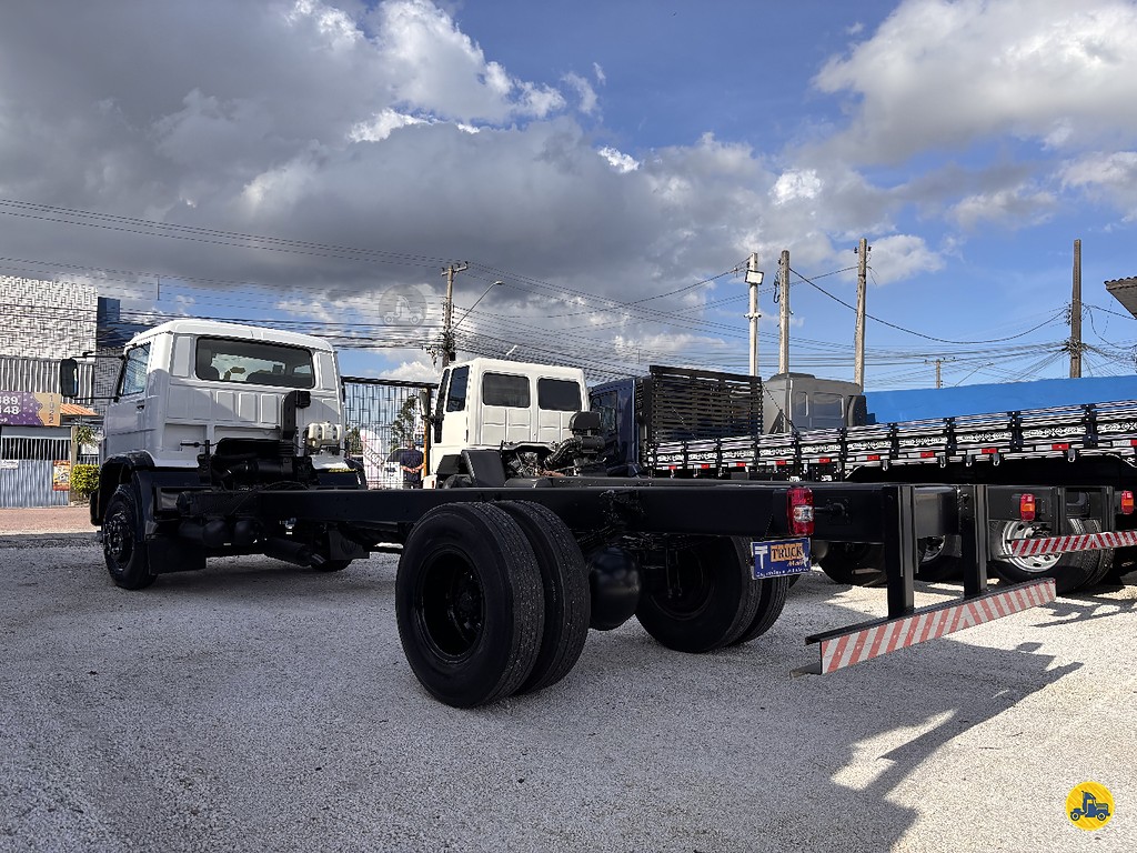 Caminhão VOLKSWAGEN VW 13150 Chassis ANO 2002 de Truck Mais Caminhões no Paraná