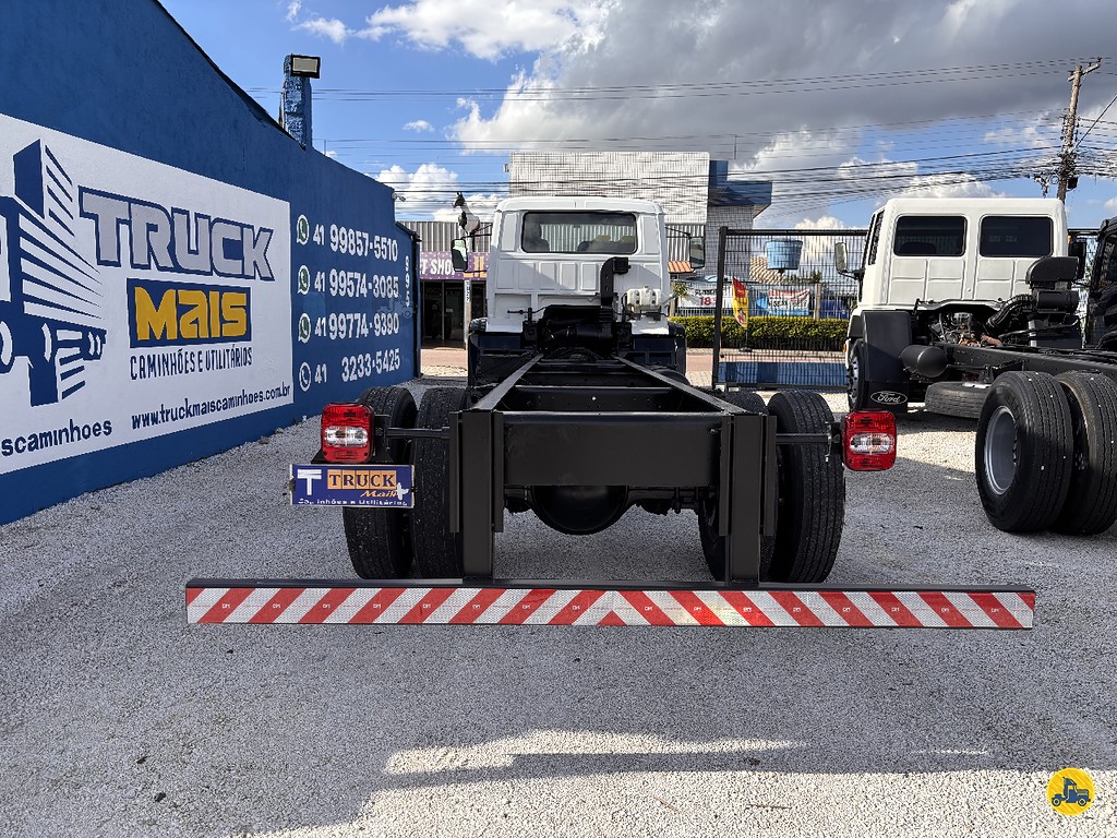 Caminhão VOLKSWAGEN VW 13150 Chassis ANO 2002 de Truck Mais Caminhões no Paraná