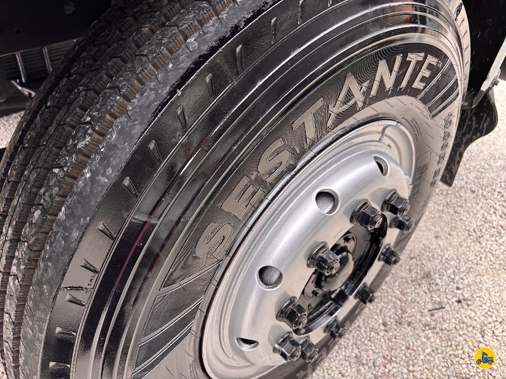 Caminhão VOLKSWAGEN VW 16170 Chassis ANO 1999 de Truck Mais Caminhões no Paraná