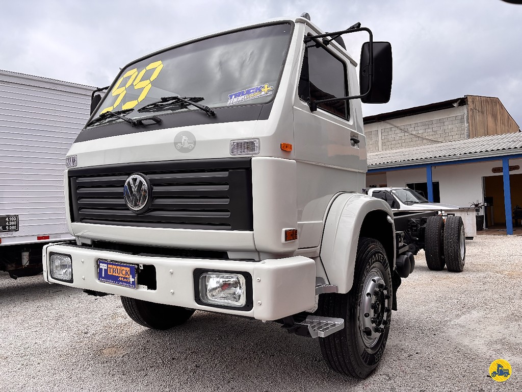 Caminhão VOLKSWAGEN VW 16170 Chassis ANO 1999 de Truck Mais Caminhões no Paraná