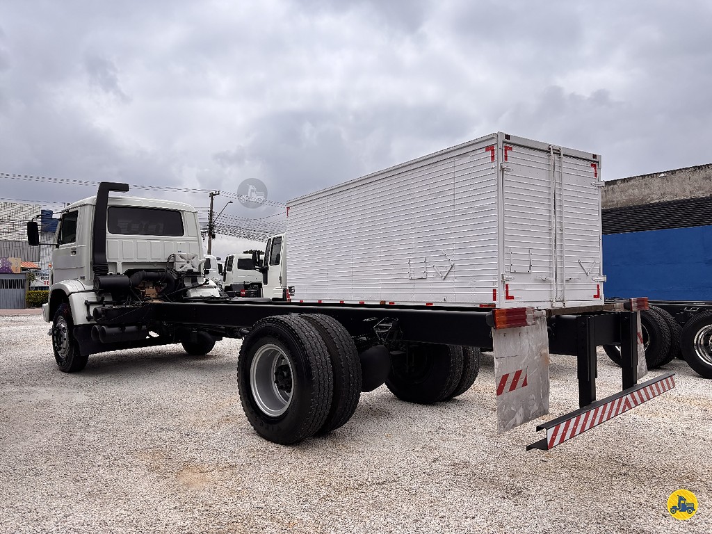 Caminhão VOLKSWAGEN VW 16170 Chassis ANO 1999 de Truck Mais Caminhões no Paraná