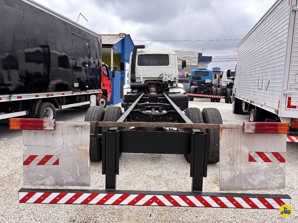 Caminhão VOLKSWAGEN VW 16170 Chassis ANO 1999 de Truck Mais Caminhões no Paraná