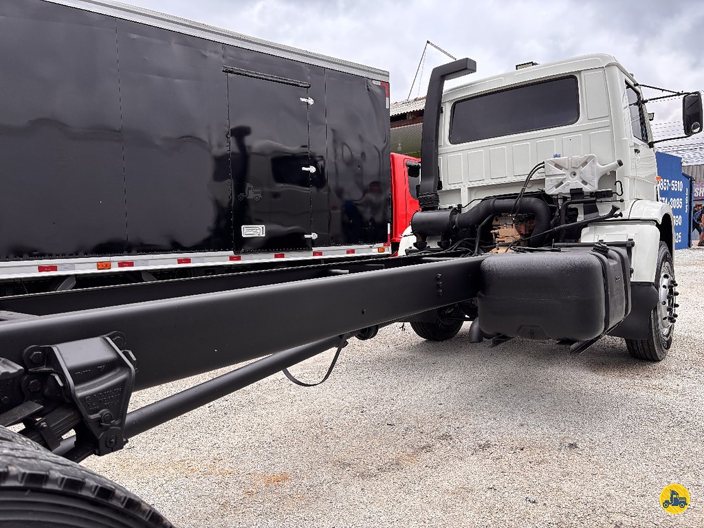 Caminhão VOLKSWAGEN VW 16170 Chassis ANO 1999 de Truck Mais Caminhões no Paraná