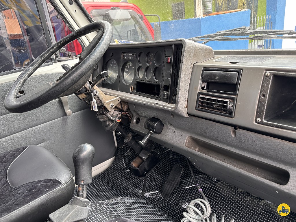 Caminhão VOLKSWAGEN VW 16170 Chassis ANO 1999 de Truck Mais Caminhões no Paraná