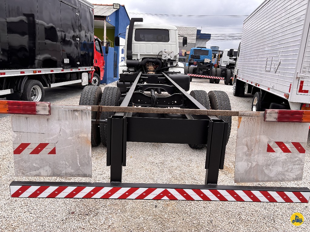 Caminhão VOLKSWAGEN VW 16170 Chassis ANO 1999 de Truck Mais Caminhões no Paraná