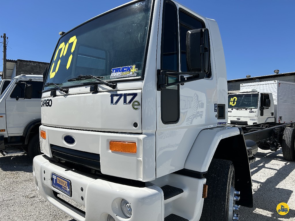 Caminhão FORD CARGO 1717 Chassis ANO 2007 de Truck Mais Caminhões no Paraná