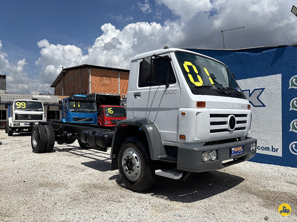 Caminhão VOLKSWAGEN VW 13150 Chassis ANO 2001 de Truck Mais Caminhões no Paraná