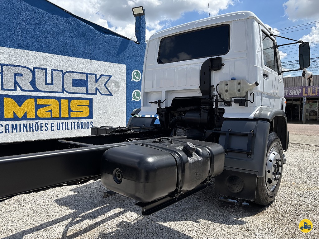 Caminhão VOLKSWAGEN VW 13150 Chassis ANO 2001 de Truck Mais Caminhões no Paraná