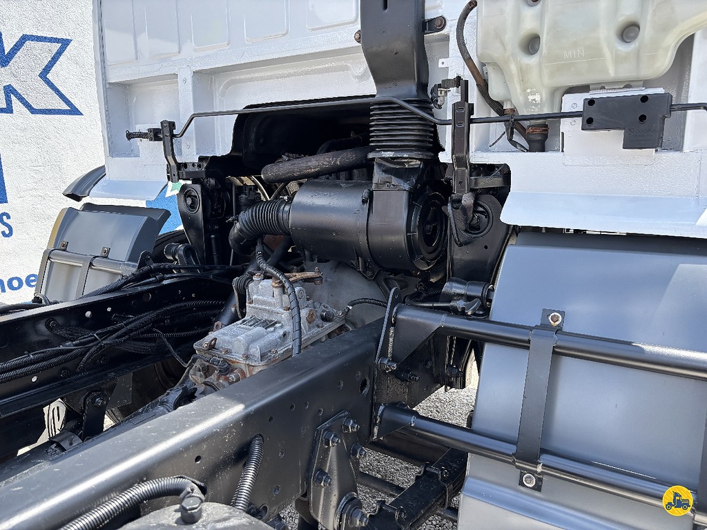 Caminhão VOLKSWAGEN VW 13150 Chassis ANO 2001 de Truck Mais Caminhões no Paraná