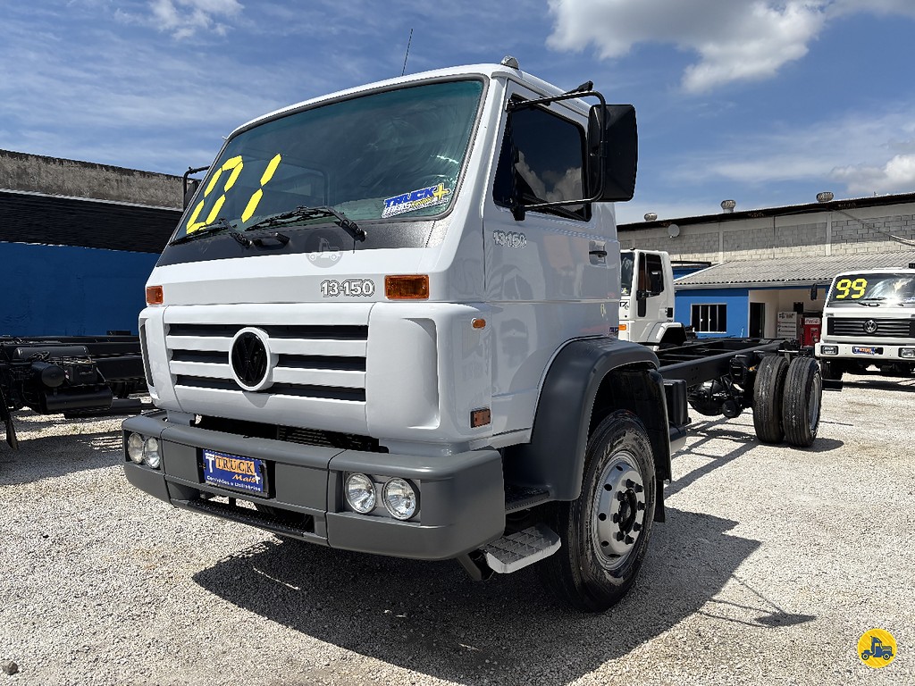 Caminhão VOLKSWAGEN VW 13150 Chassis ANO 2001 de Truck Mais Caminhões no Paraná