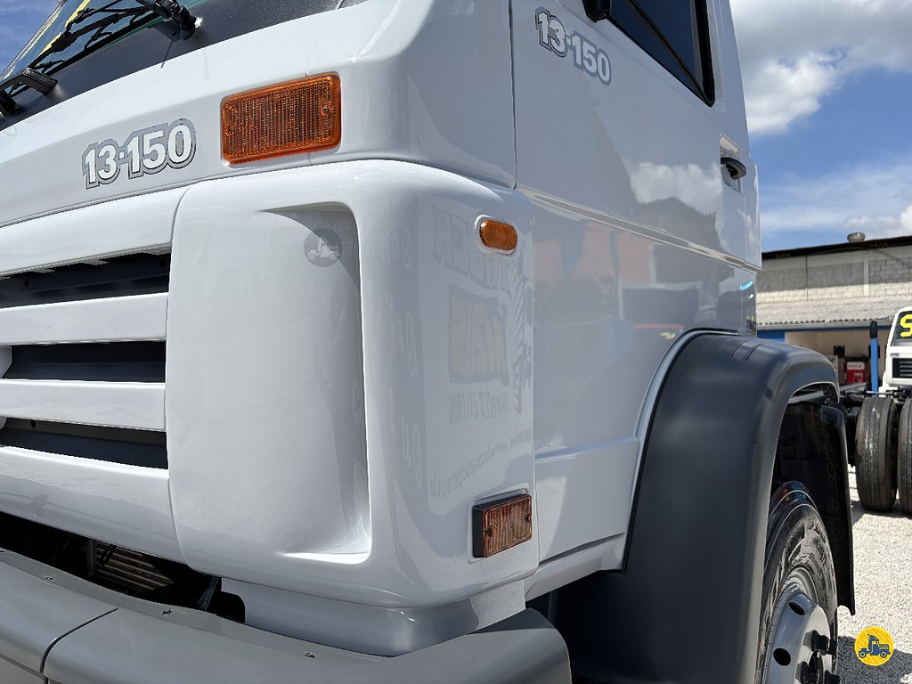 Caminhão VOLKSWAGEN VW 13150 Chassis ANO 2001 de Truck Mais Caminhões no Paraná