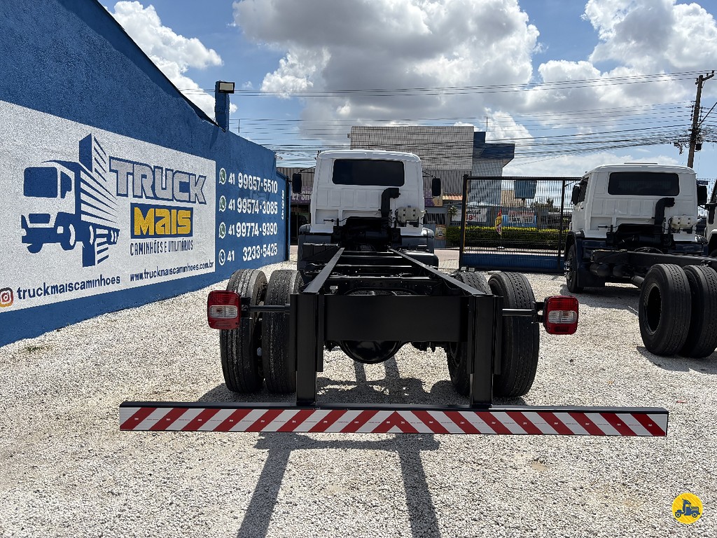 Caminhão VOLKSWAGEN VW 13150 Chassis ANO 2001 de Truck Mais Caminhões no Paraná