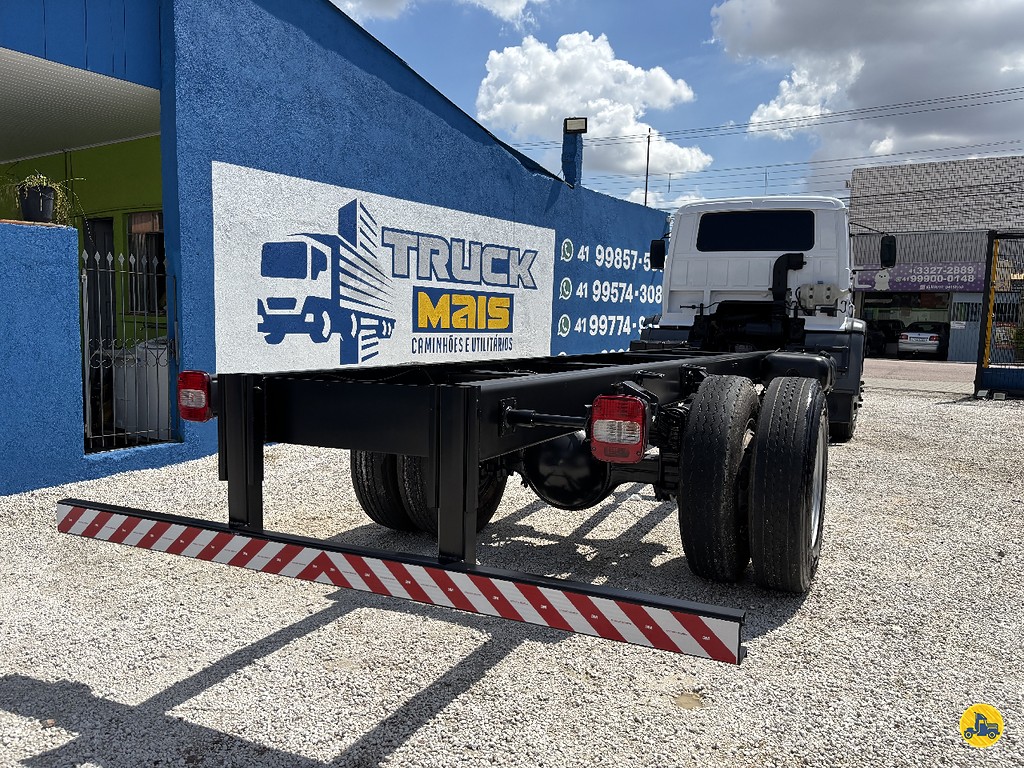 Caminhão VOLKSWAGEN VW 13150 Chassis ANO 2001 de Truck Mais Caminhões no Paraná