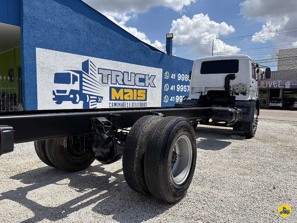 Caminhão VOLKSWAGEN VW 13150 Chassis ANO 2001 de Truck Mais Caminhões no Paraná