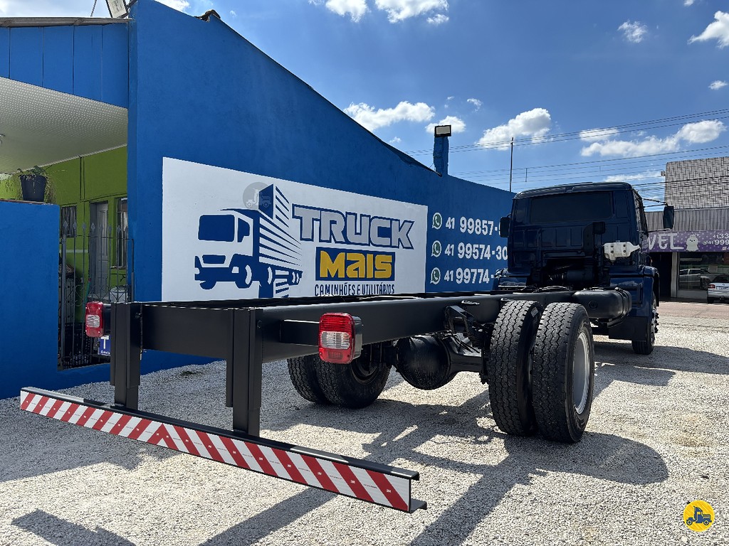 Caminhão VOLKSWAGEN VW 13150 Chassis ANO 2001 de Truck Mais Caminhões no Paraná