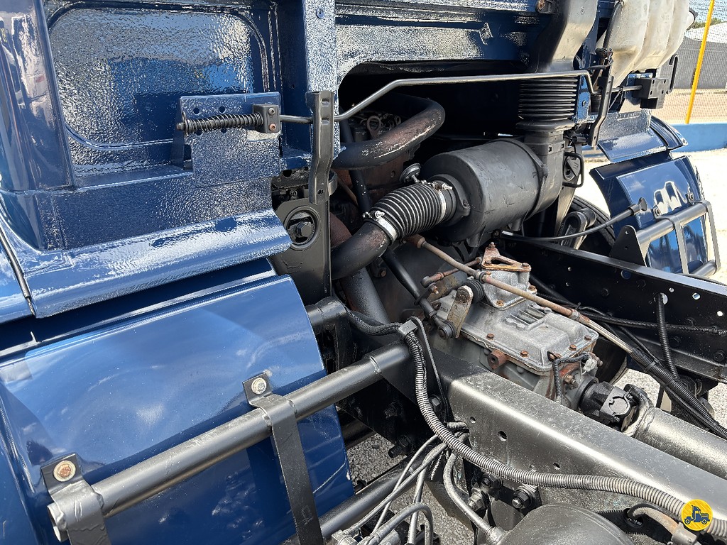 Caminhão VOLKSWAGEN VW 13150 Chassis ANO 2001 de Truck Mais Caminhões no Paraná