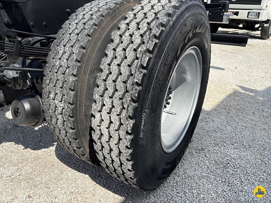 Caminhão VOLKSWAGEN VW 13150 Chassis ANO 2001 de Truck Mais Caminhões no Paraná