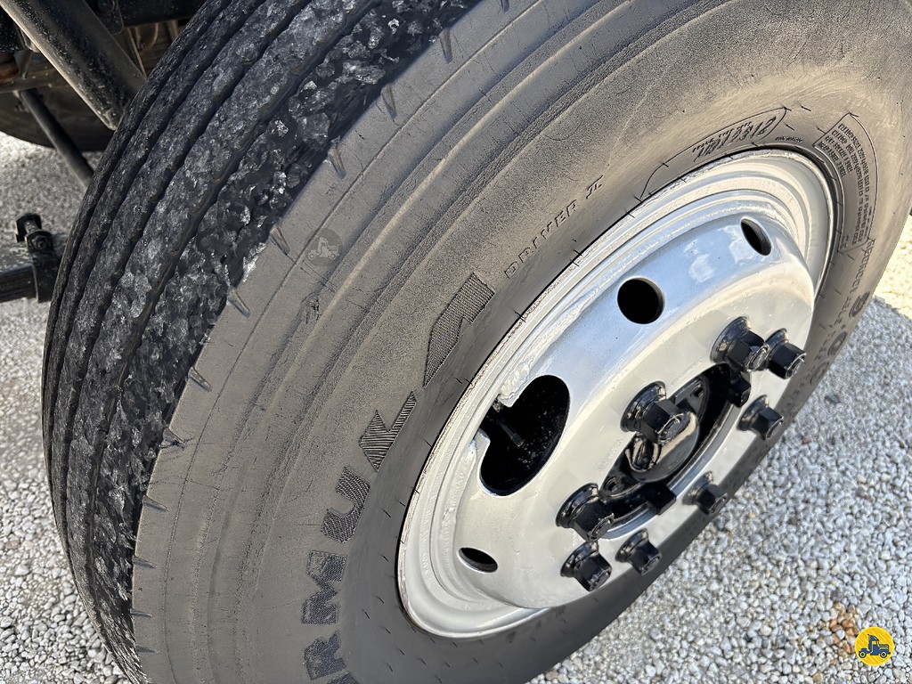 Caminhão VOLKSWAGEN VW 13150 Chassis ANO 2001 de Truck Mais Caminhões no Paraná