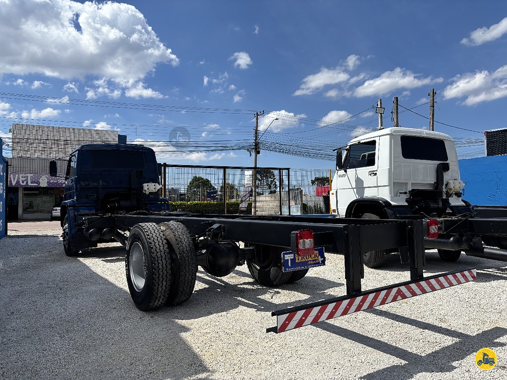 Caminhão VOLKSWAGEN VW 13150 Chassis ANO 2001 de Truck Mais Caminhões no Paraná
