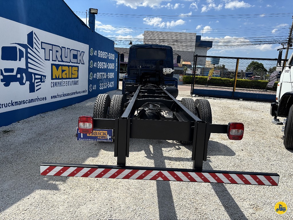 Caminhão VOLKSWAGEN VW 13150 Chassis ANO 2001 de Truck Mais Caminhões no Paraná