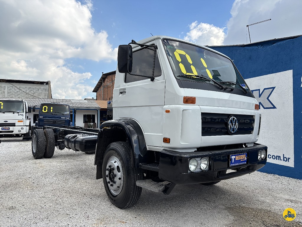 Caminhão VOLKSWAGEN VW 13150 Chassis ANO 2001 de Truck Mais Caminhões no Paraná