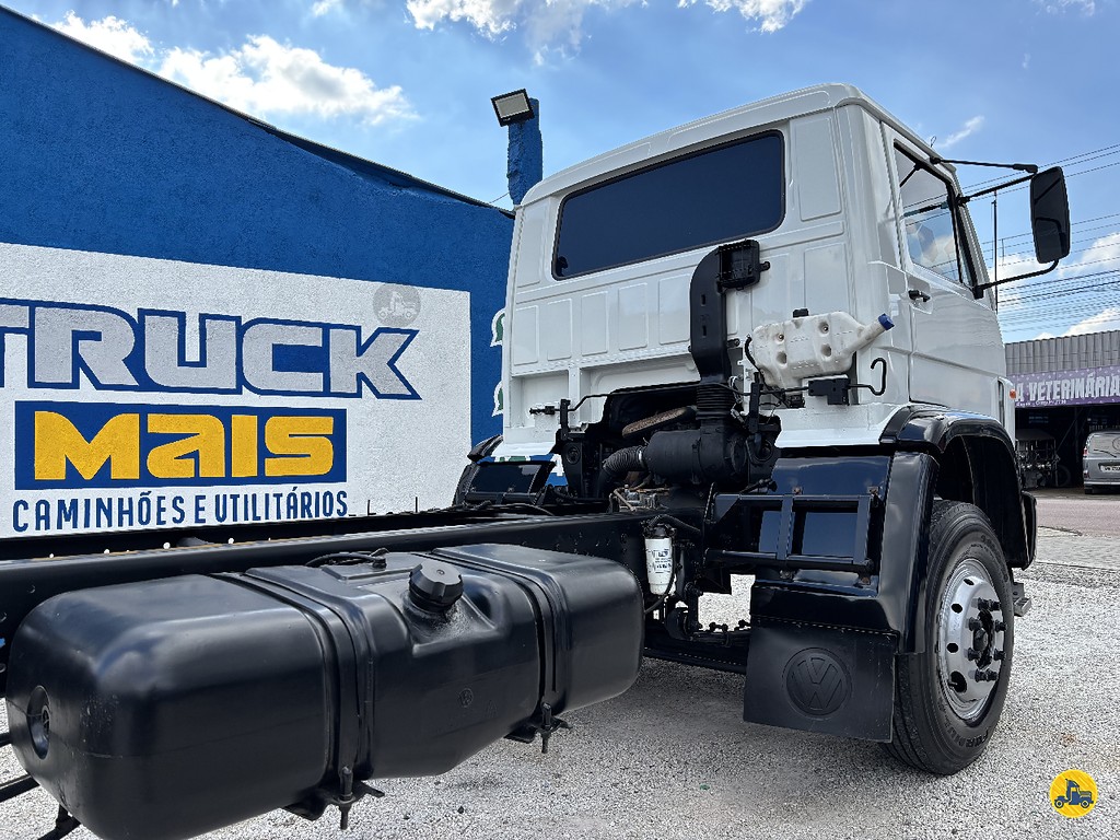 Caminhão VOLKSWAGEN VW 13150 Chassis ANO 2001 de Truck Mais Caminhões no Paraná