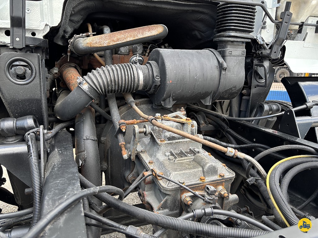 Caminhão VOLKSWAGEN VW 13150 Chassis ANO 2001 de Truck Mais Caminhões no Paraná