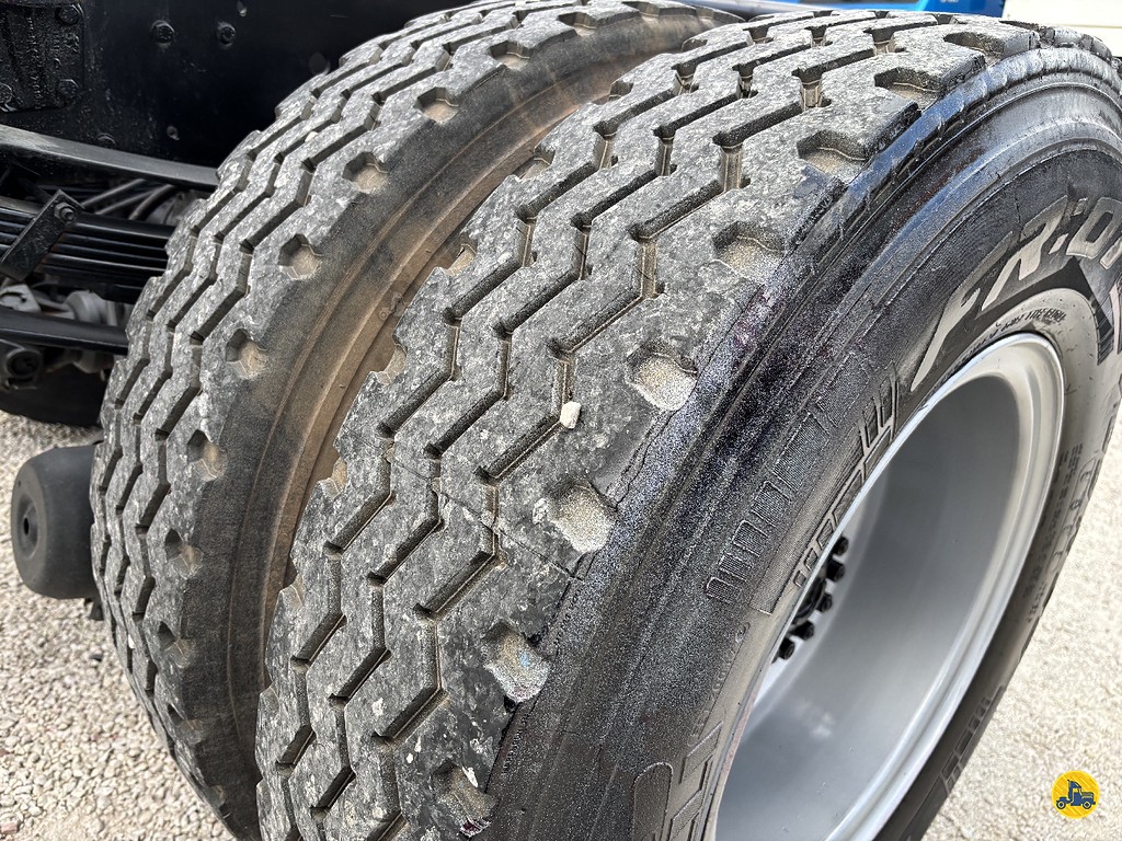 Caminhão VOLKSWAGEN VW 13150 Chassis ANO 2001 de Truck Mais Caminhões no Paraná