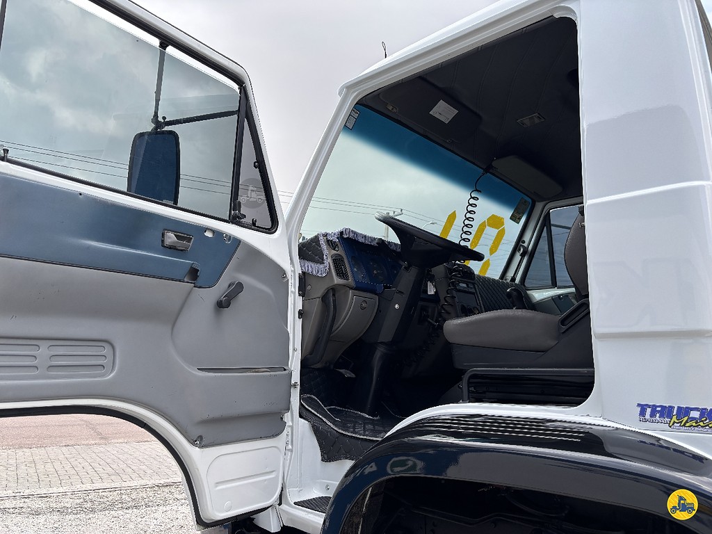 Caminhão VOLKSWAGEN VW 13150 Chassis ANO 2001 de Truck Mais Caminhões no Paraná