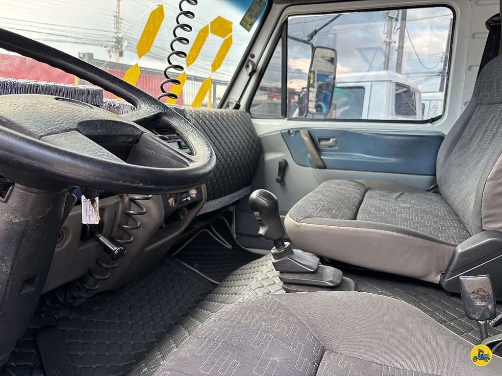 Caminhão VOLKSWAGEN VW 13150 Chassis ANO 2001 de Truck Mais Caminhões no Paraná