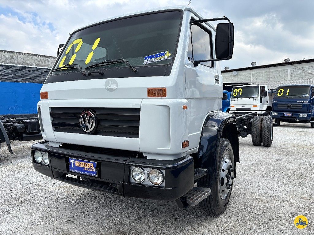 Caminhão VOLKSWAGEN VW 13150 Chassis ANO 2001 de Truck Mais Caminhões no Paraná
