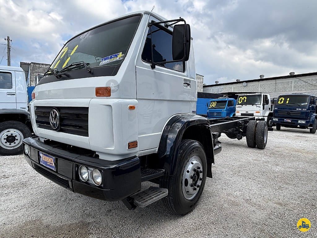 Caminhão VOLKSWAGEN VW 13150 Chassis ANO 2001 de Truck Mais Caminhões no Paraná