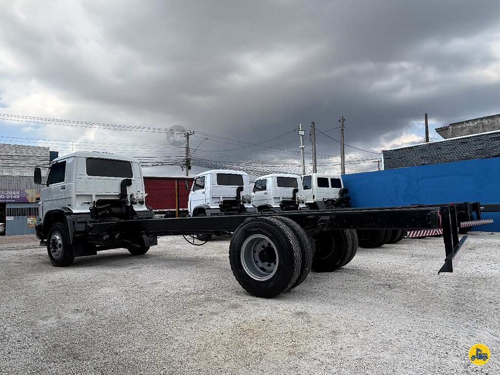 Caminhão VOLKSWAGEN VW 13150 Chassis ANO 2001 de Truck Mais Caminhões no Paraná