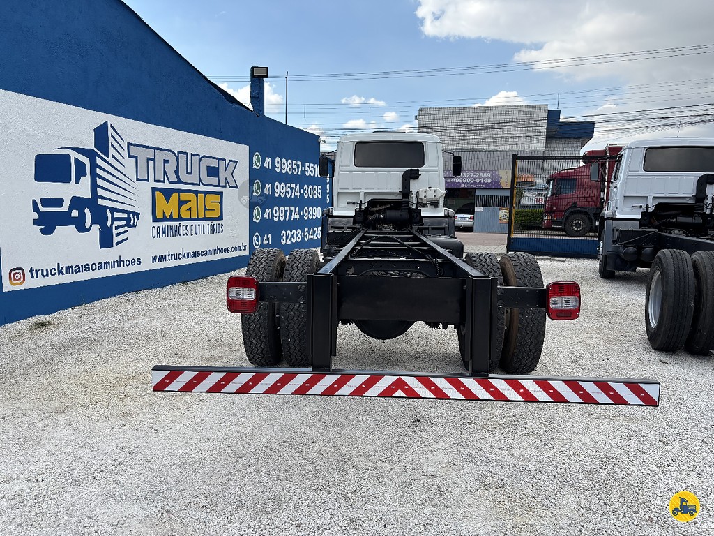 Caminhão VOLKSWAGEN VW 13150 Chassis ANO 2001 de Truck Mais Caminhões no Paraná