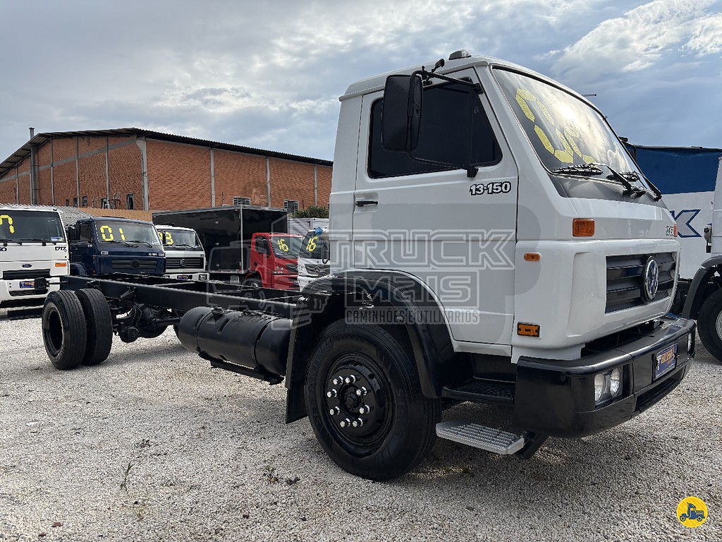 Caminhão VOLKSWAGEN VW 13150 Chassis ANO 2002 de Truck Mais Caminhões no Paraná