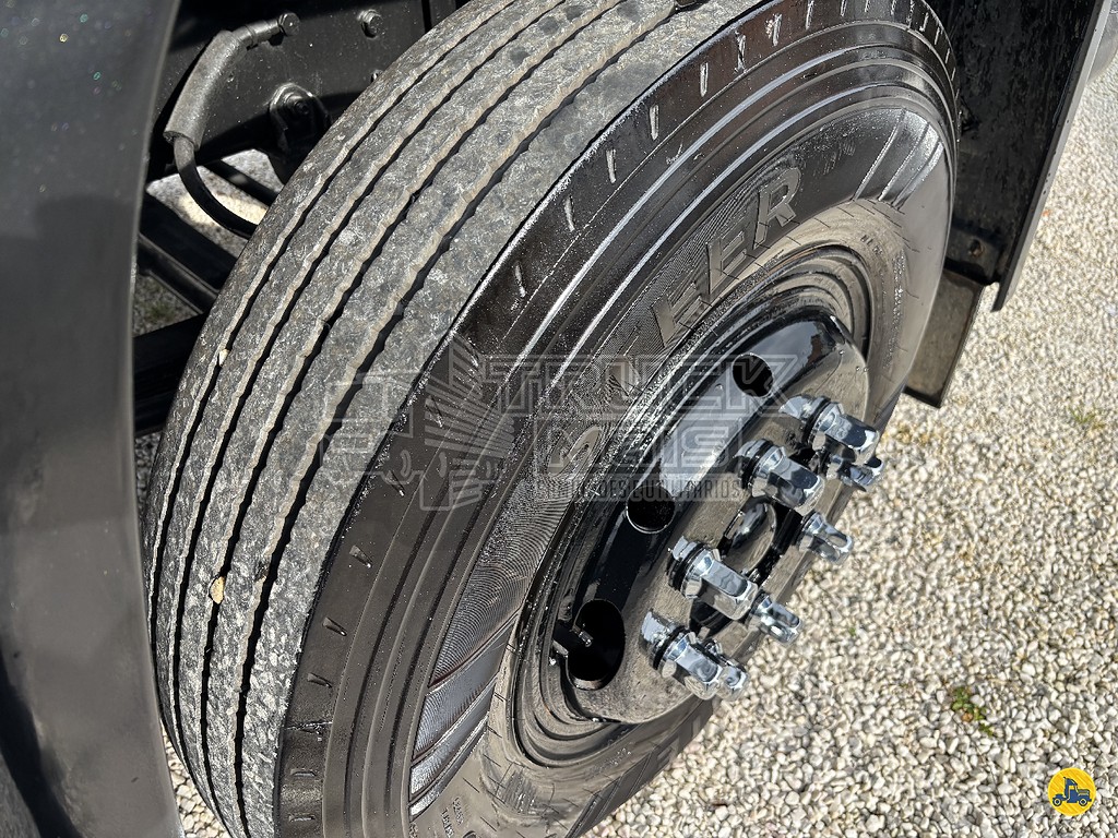 Caminhão VOLKSWAGEN VW 13150 Chassis ANO 2002 de Truck Mais Caminhões no Paraná