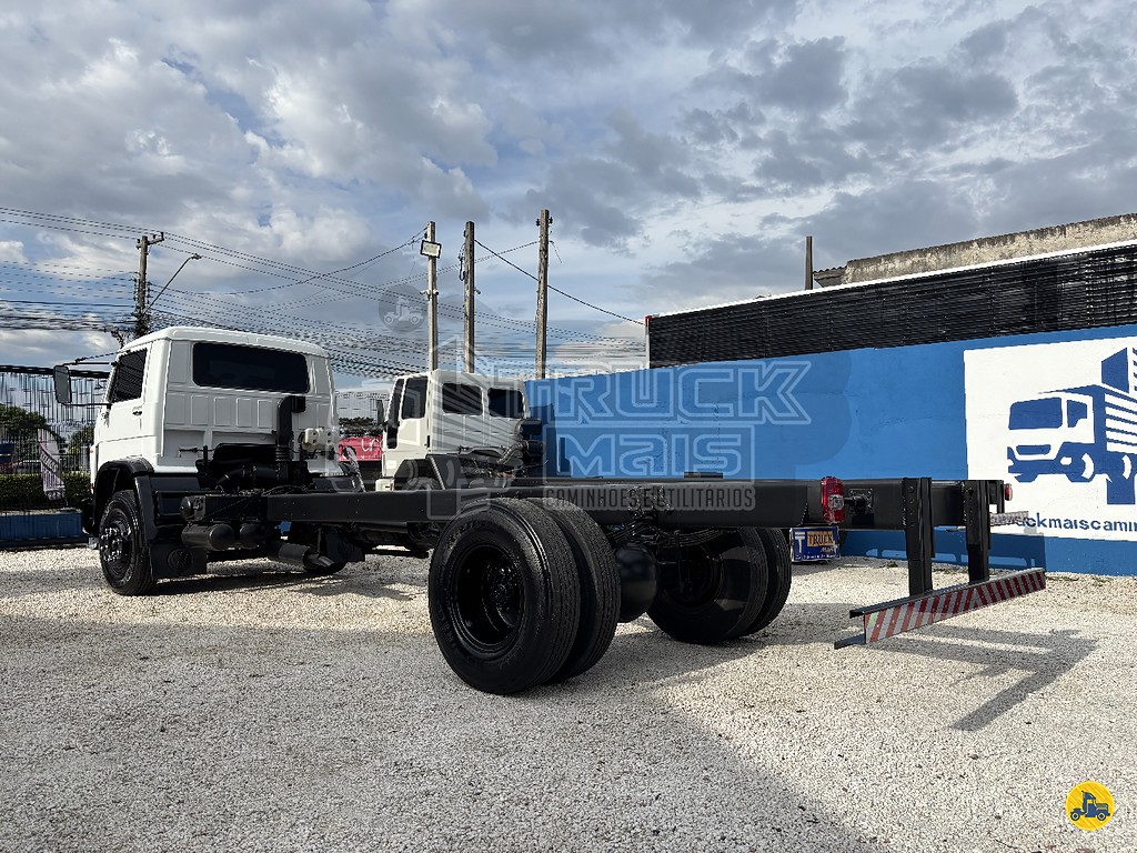 Caminhão VOLKSWAGEN VW 13150 Chassis ANO 2002 de Truck Mais Caminhões no Paraná
