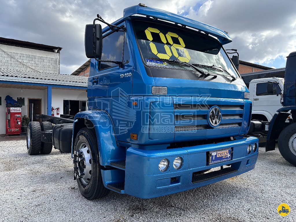 Caminhão VOLKSWAGEN VW 17180 Chassis ANO 2008 de Truck Mais Caminhões no Paraná