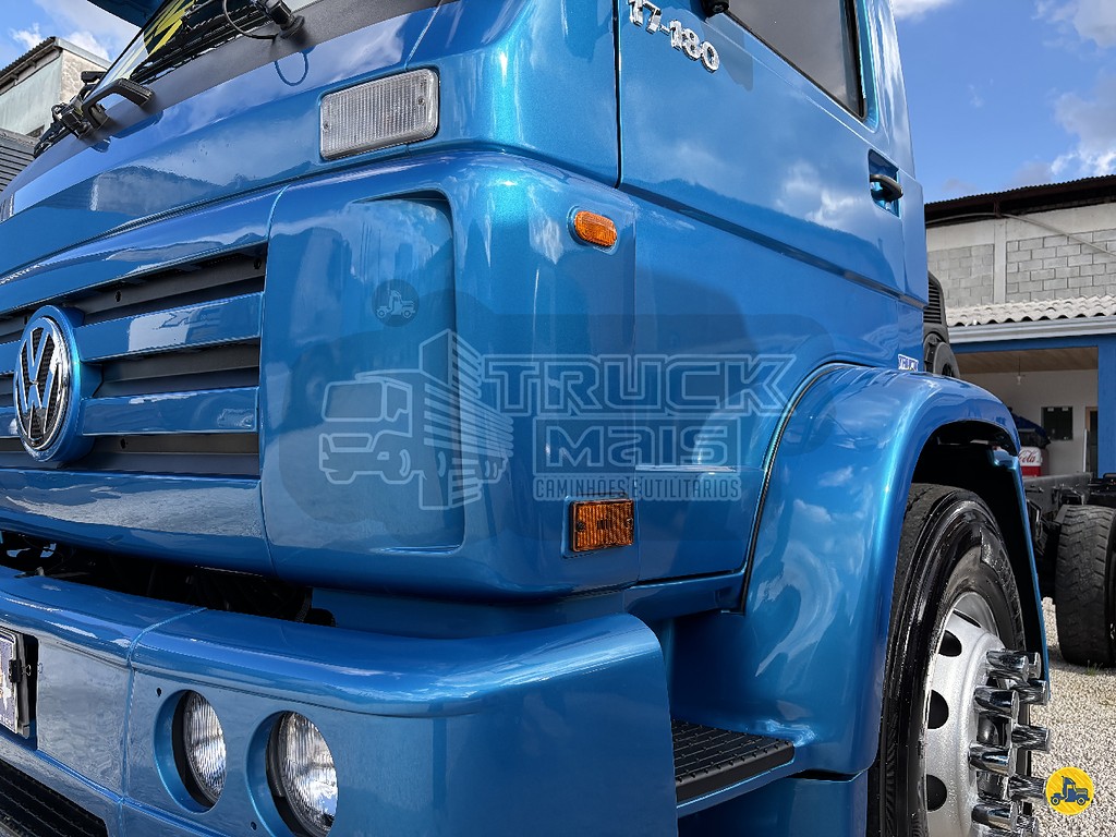 Caminhão VOLKSWAGEN VW 17180 Chassis ANO 2008 de Truck Mais Caminhões no Paraná