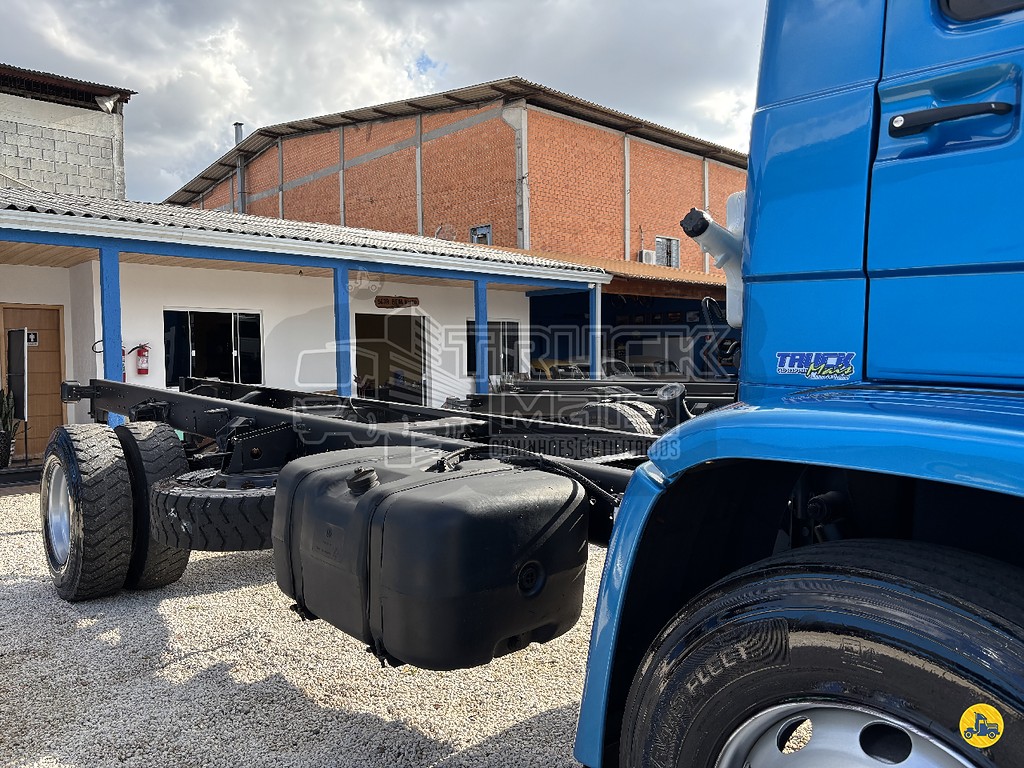 Caminhão VOLKSWAGEN VW 17180 Chassis ANO 2008 de Truck Mais Caminhões no Paraná
